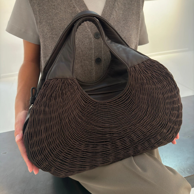 Shoulder bag Doc Medium Dark Chocolate  | Mariana Méndez