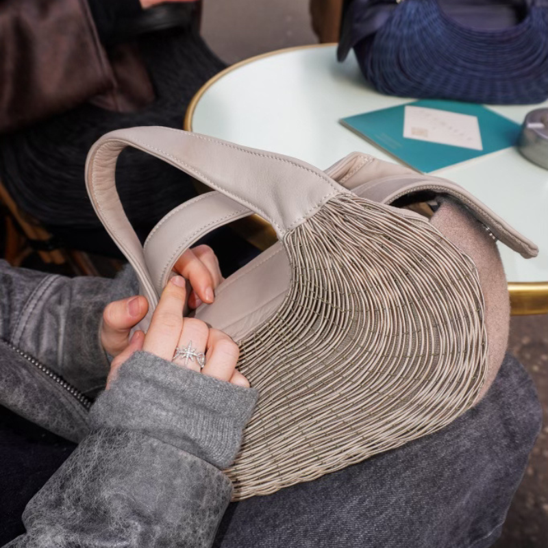 Mini bag Doc Mini Taupe | Mariana Méndez