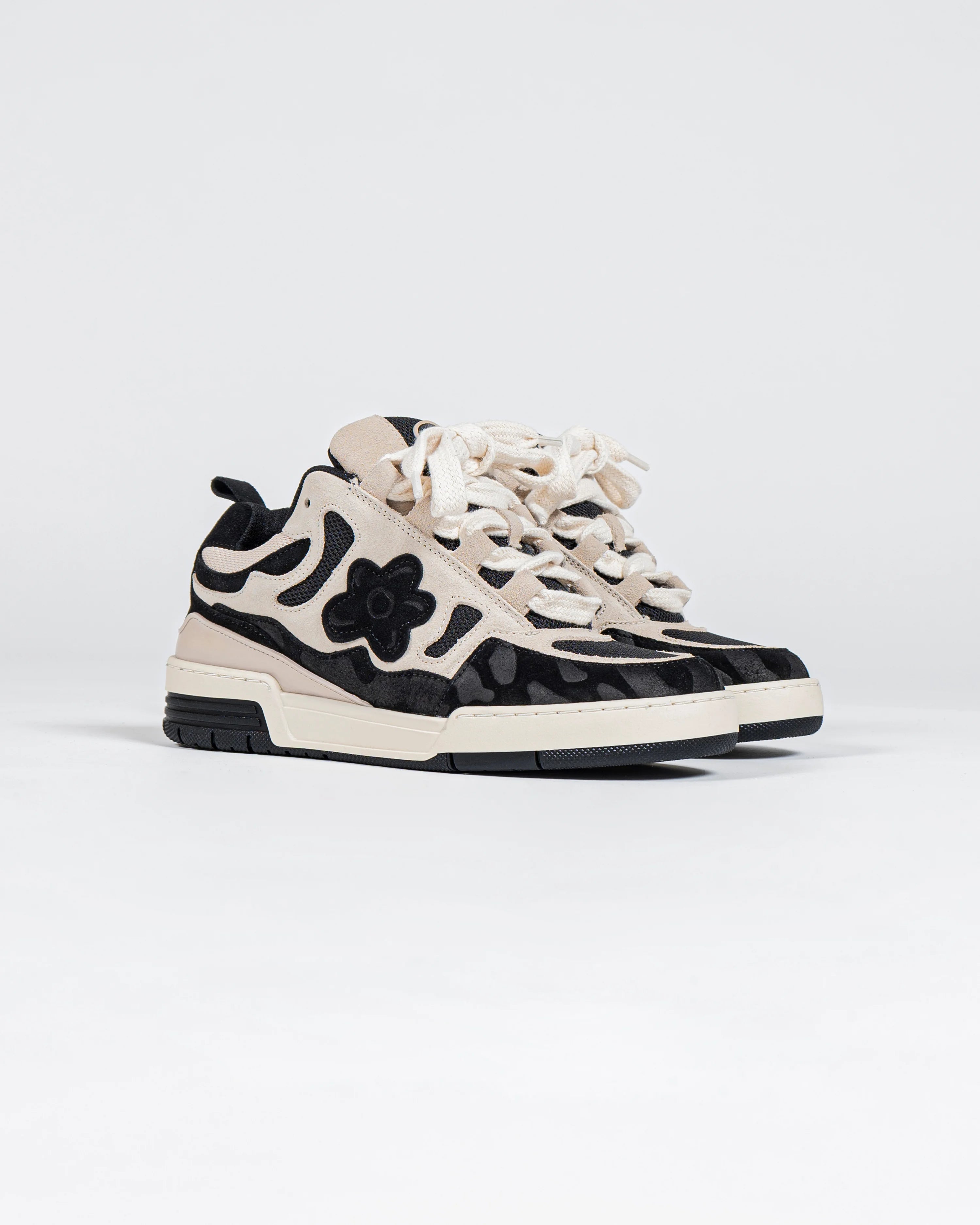 Hi-top Black Tar | Flower Instincts