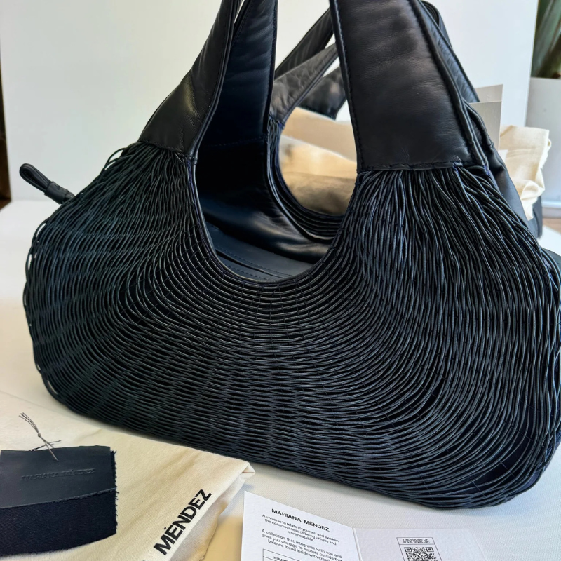 Shoulder bag Doc Medium Black | Mariana Méndez