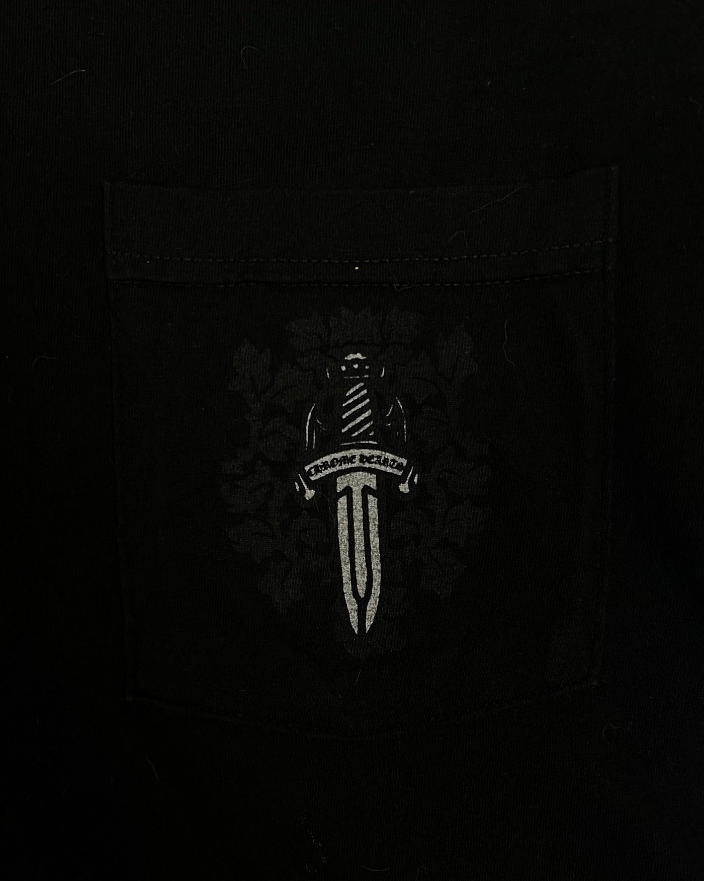 T-shirt noir avec logo Dagger ton sur ton | Chrome Hearts