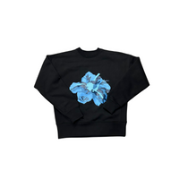 Pull ras du cou noir avec logo fleuri | StudioPolyvalent