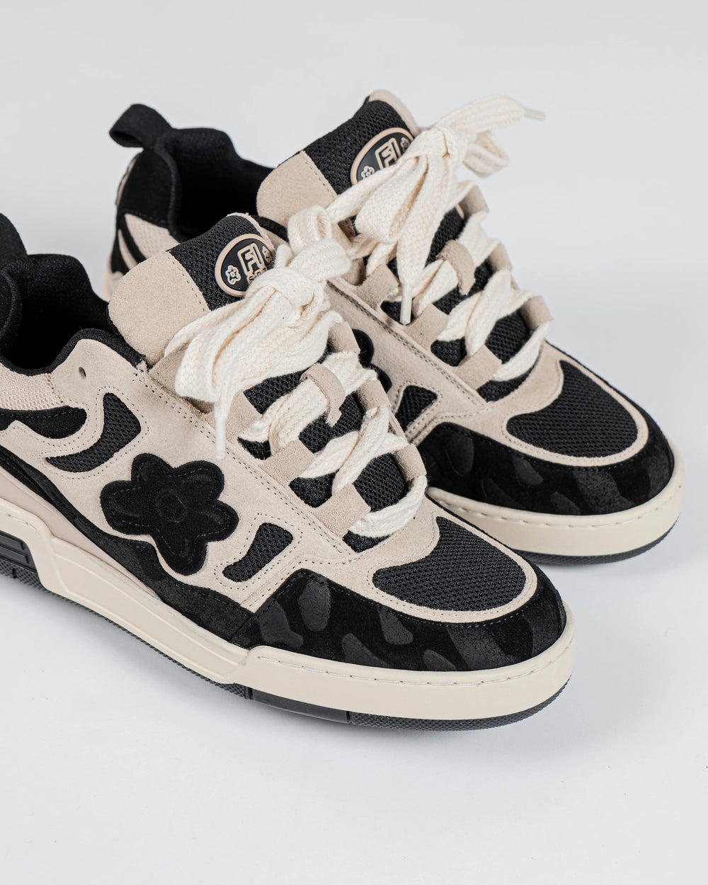 Sneakers Black Tar | Flower Instinct