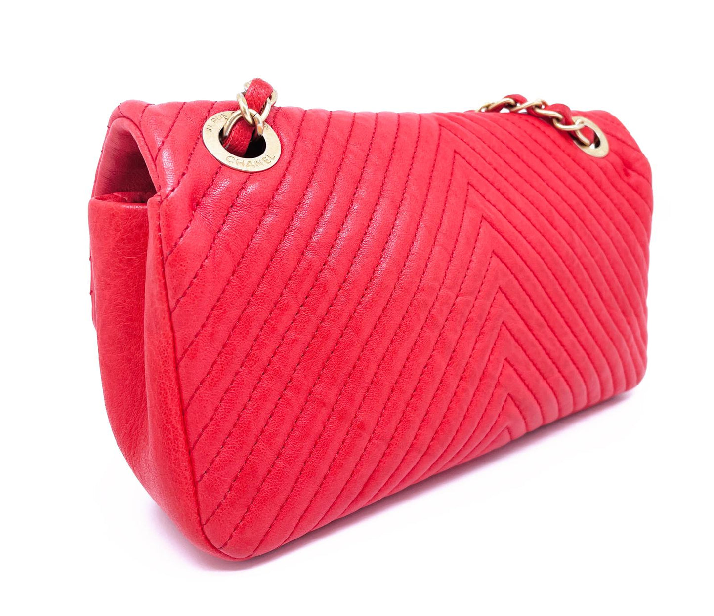 Sac CHANEL 21 cm en cuir et motif Chevron Rouge valentine