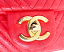 Shoulder bag 21 Cuir Et Motif Chevron Rouge Valentine Vintage | Chanel