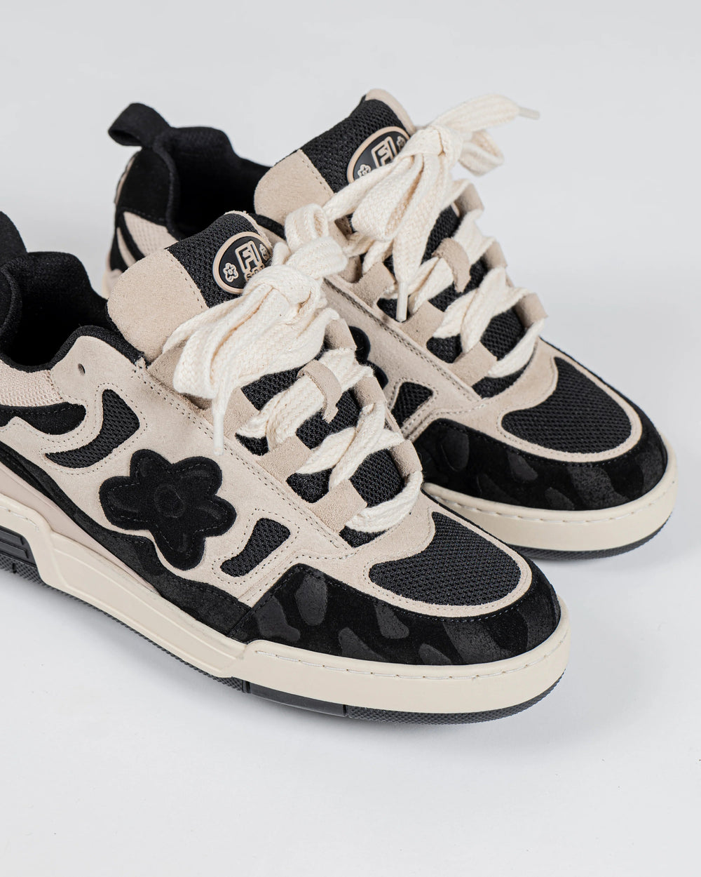 Hi-top Black Tar | Flower Instincts