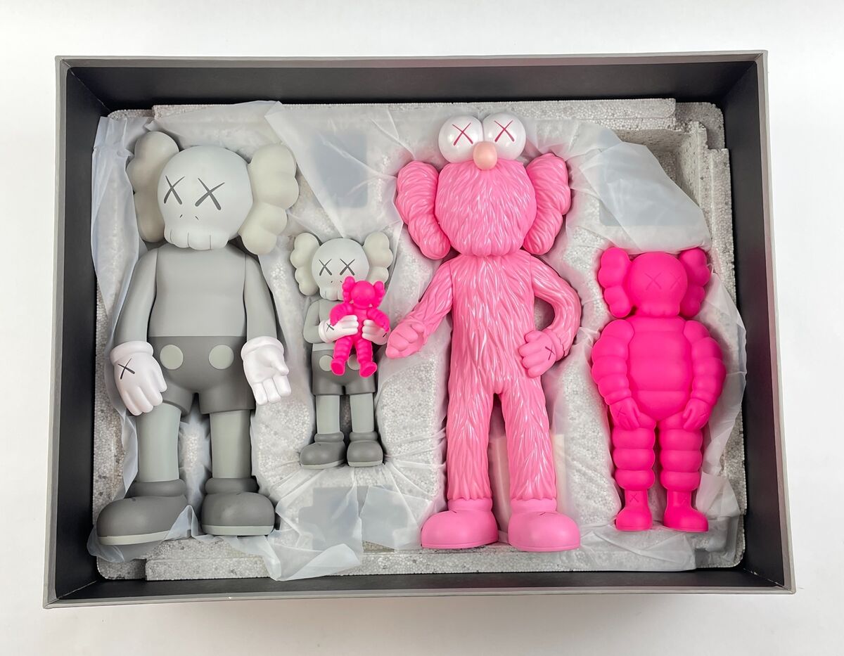 KAWS Family Figures Grey/pink box